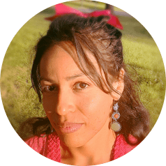 lucie juratic cropped_circle_image (16)